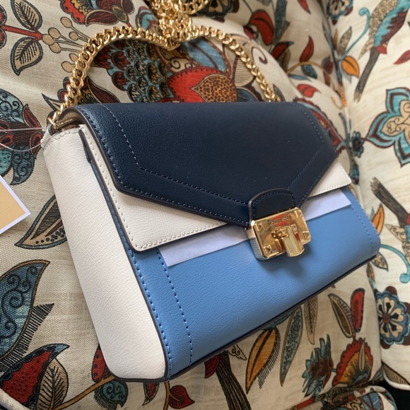 New Mk kinsley medium shoulder 🦋 - Picture 2 of 14